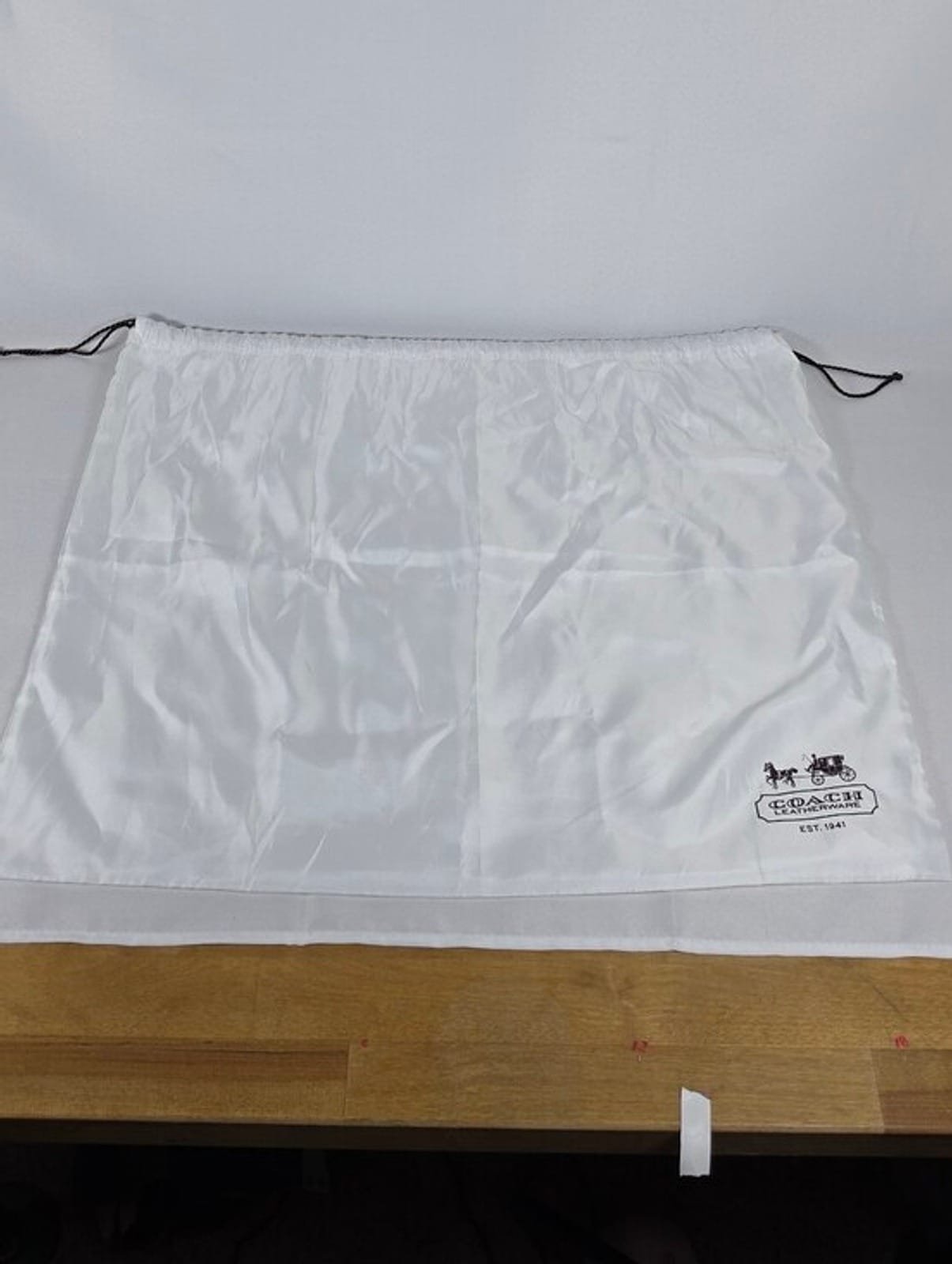 2048 057863bd 25f6 4887 b919 9d1160b26a37 1781590615773 911544218.jpeg Coach Authentic Replacement Dust Bag Oversized White Sateen 23.5" x 19.5"