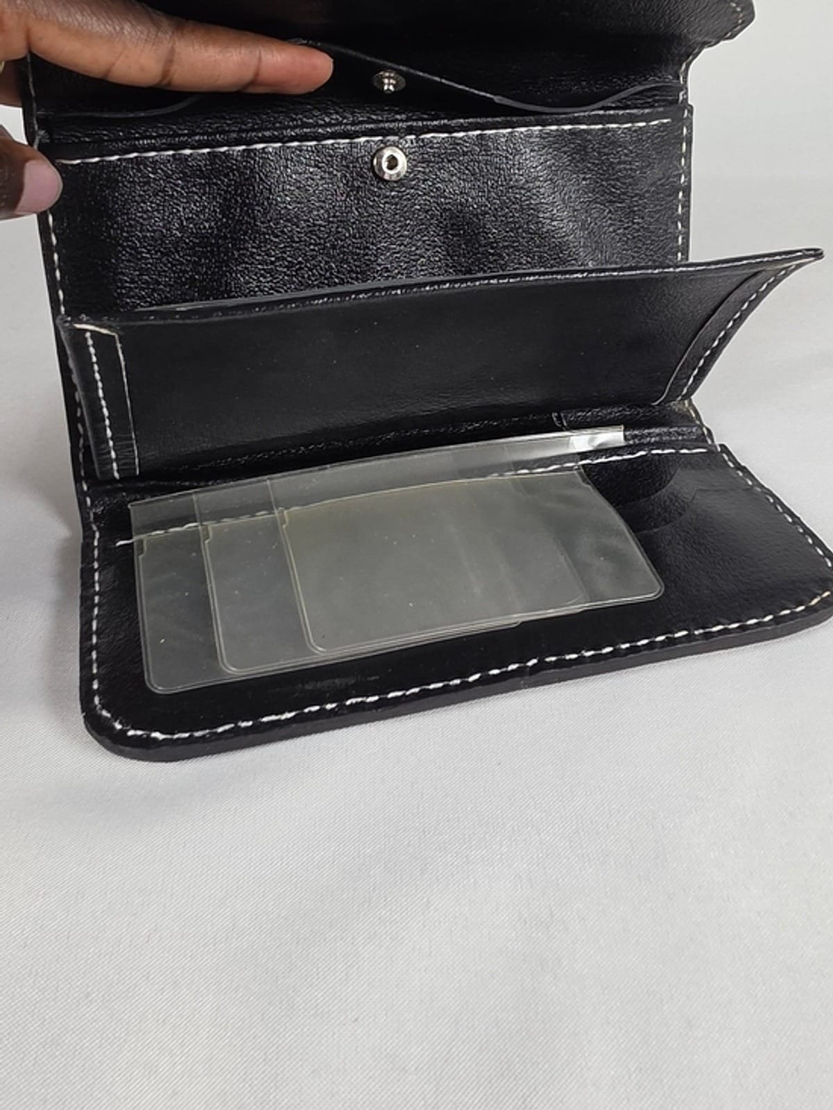 2048 1af0f4aa 86da 4fdf 9b2c bd89ea8a9c27 1781590889224 869629905.jpeg Vintage Prince Gardner Hand Tooled Floral Leather Long Clutch Wallet Organizer