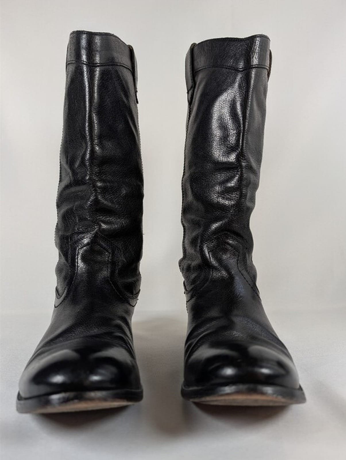 2048 34aaa46e aafe 41ad acf1 6583dfc88506 1781590624420 543469775.jpeg Frye Carson Pull On Boot Black Leather 10 B Womens Shoes
