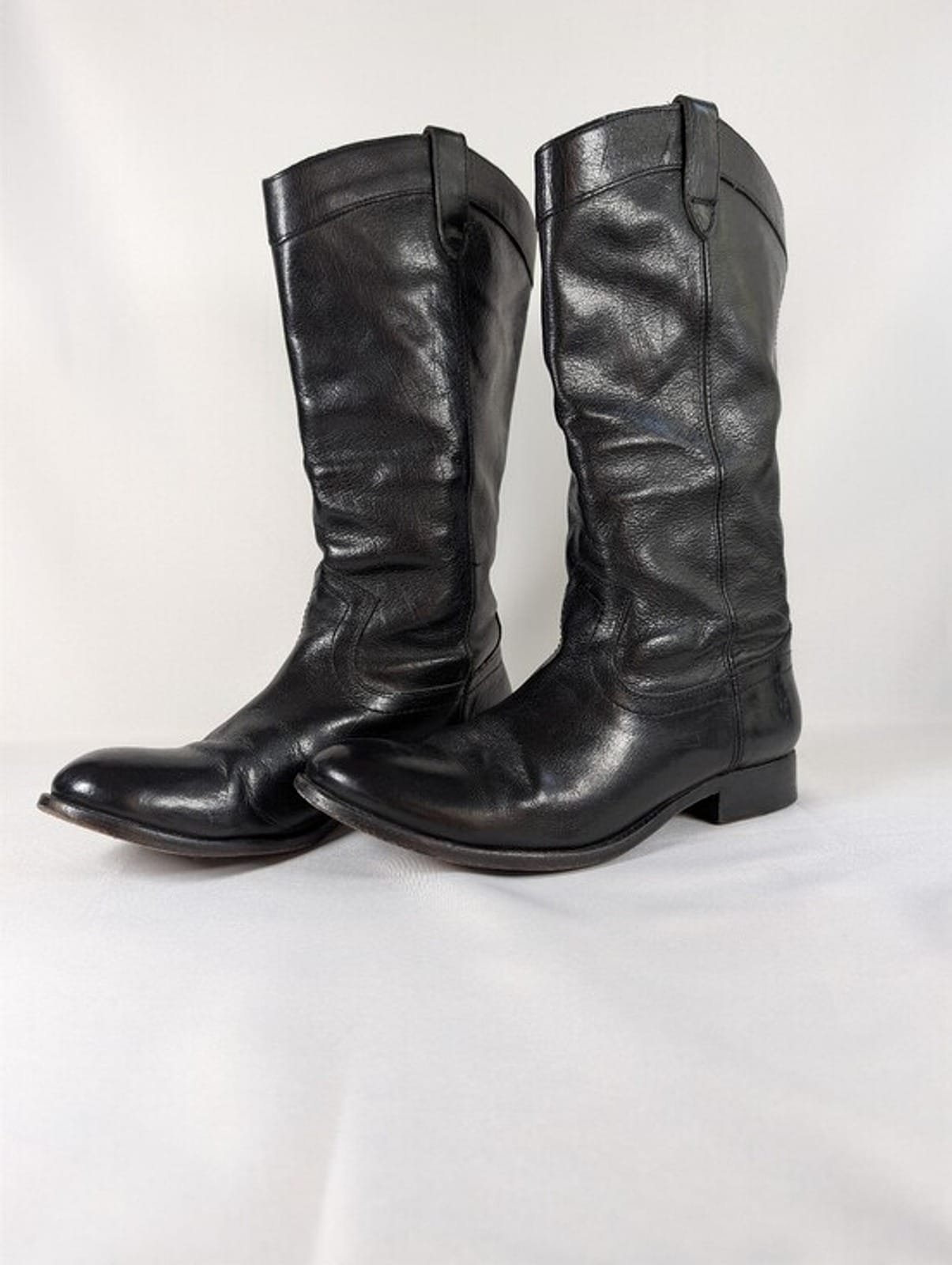2048 34aaa46e aafe 41ad acf1 6583dfc88506 1781590624423 328846731.jpeg Frye Carson Pull On Boot Black Leather 10 B Womens Shoes
