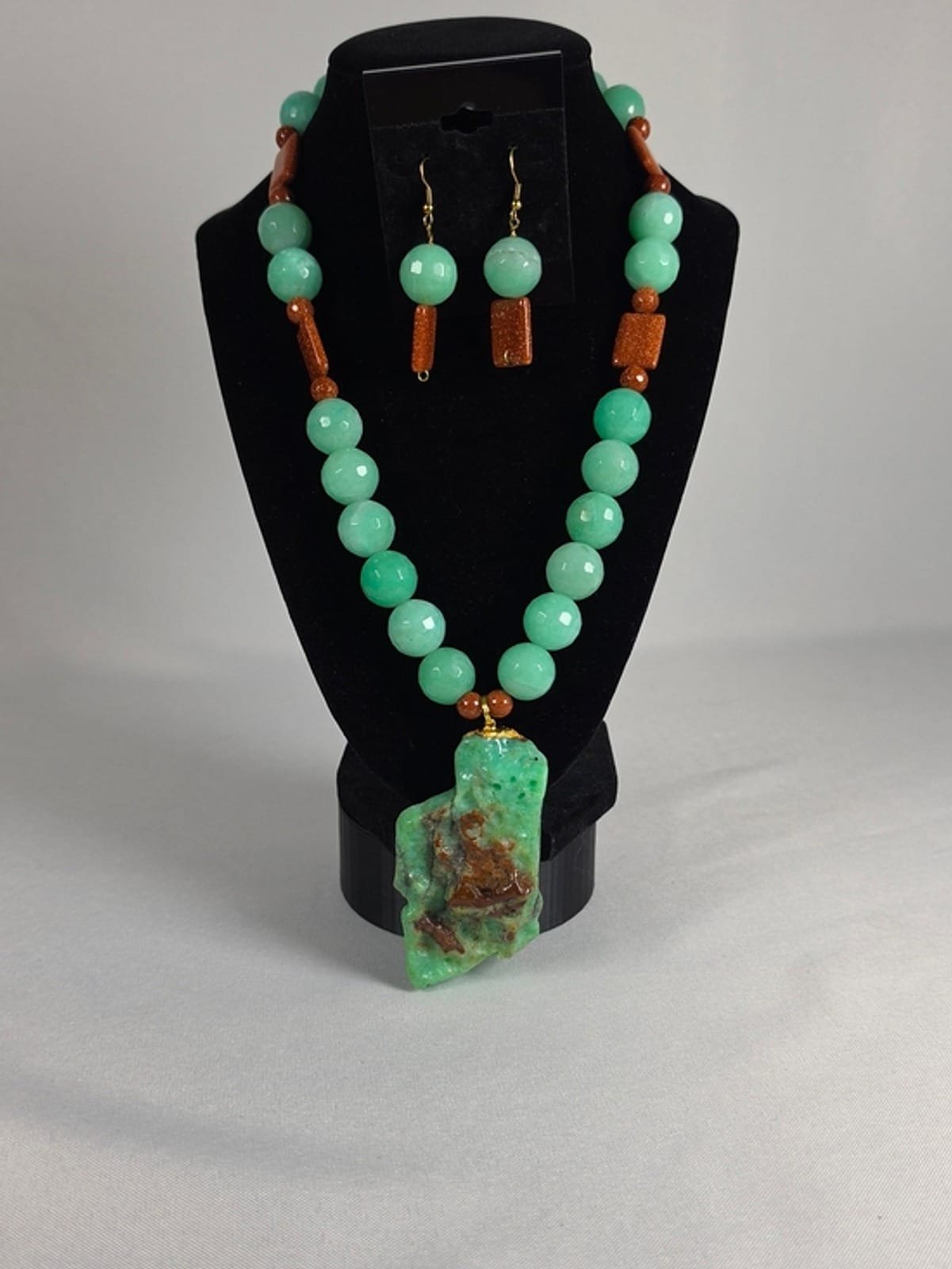 2048 39a8cb55 14f6 48ae 9539 27aa8a336cc7 1781590876260 710261977.jpeg Handmade Apple Green Chrysoprase Goldstone Statement Necklace Earring Set NEW 