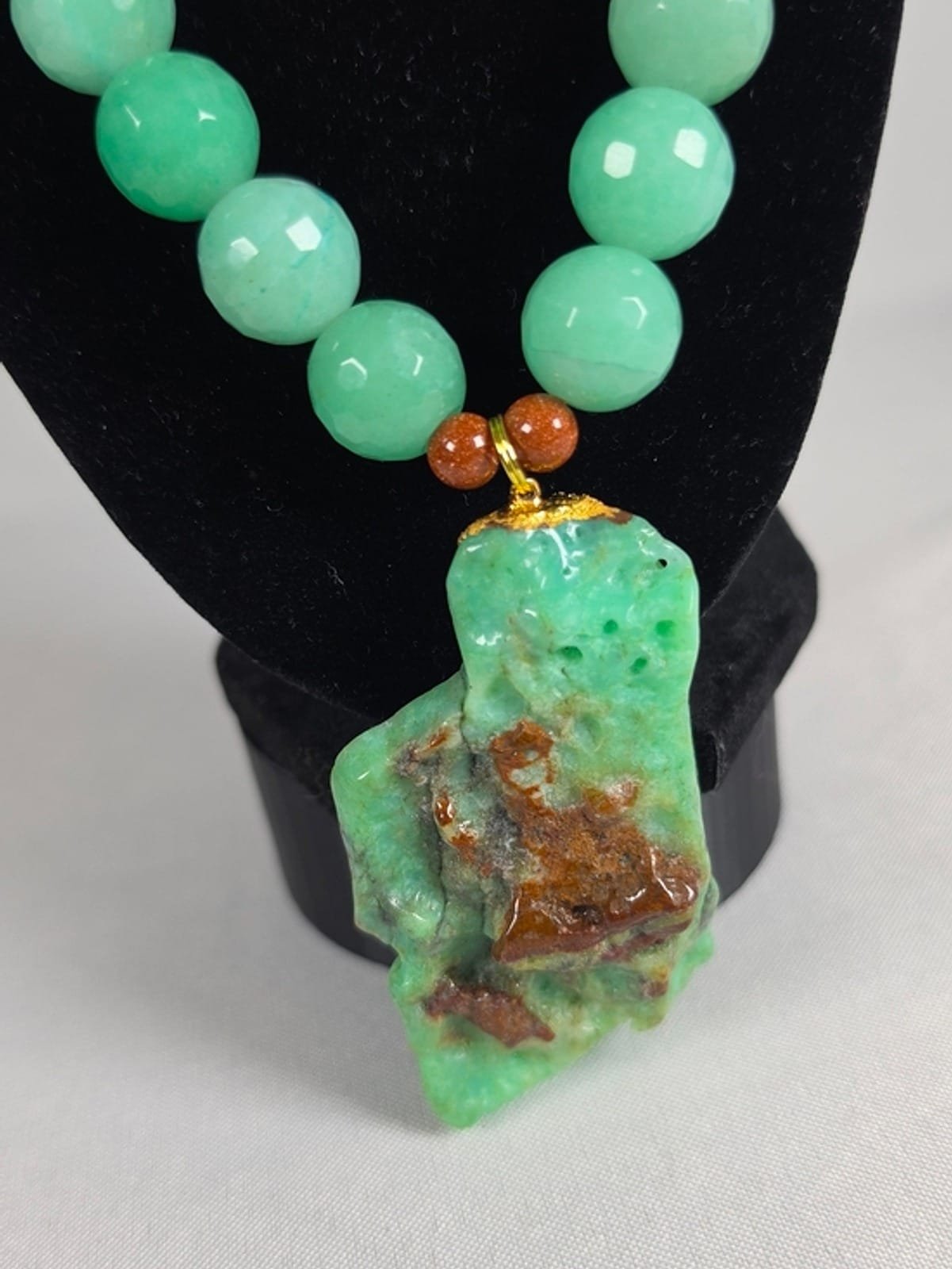 2048 39a8cb55 14f6 48ae 9539 27aa8a336cc7 1781590876263 768293714.jpeg Handmade Apple Green Chrysoprase Goldstone Statement Necklace Earring Set NEW 
