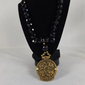 Artisan Chunky Faceted Black Onyx Tribal Brass Pendant Necklace 227g Womens