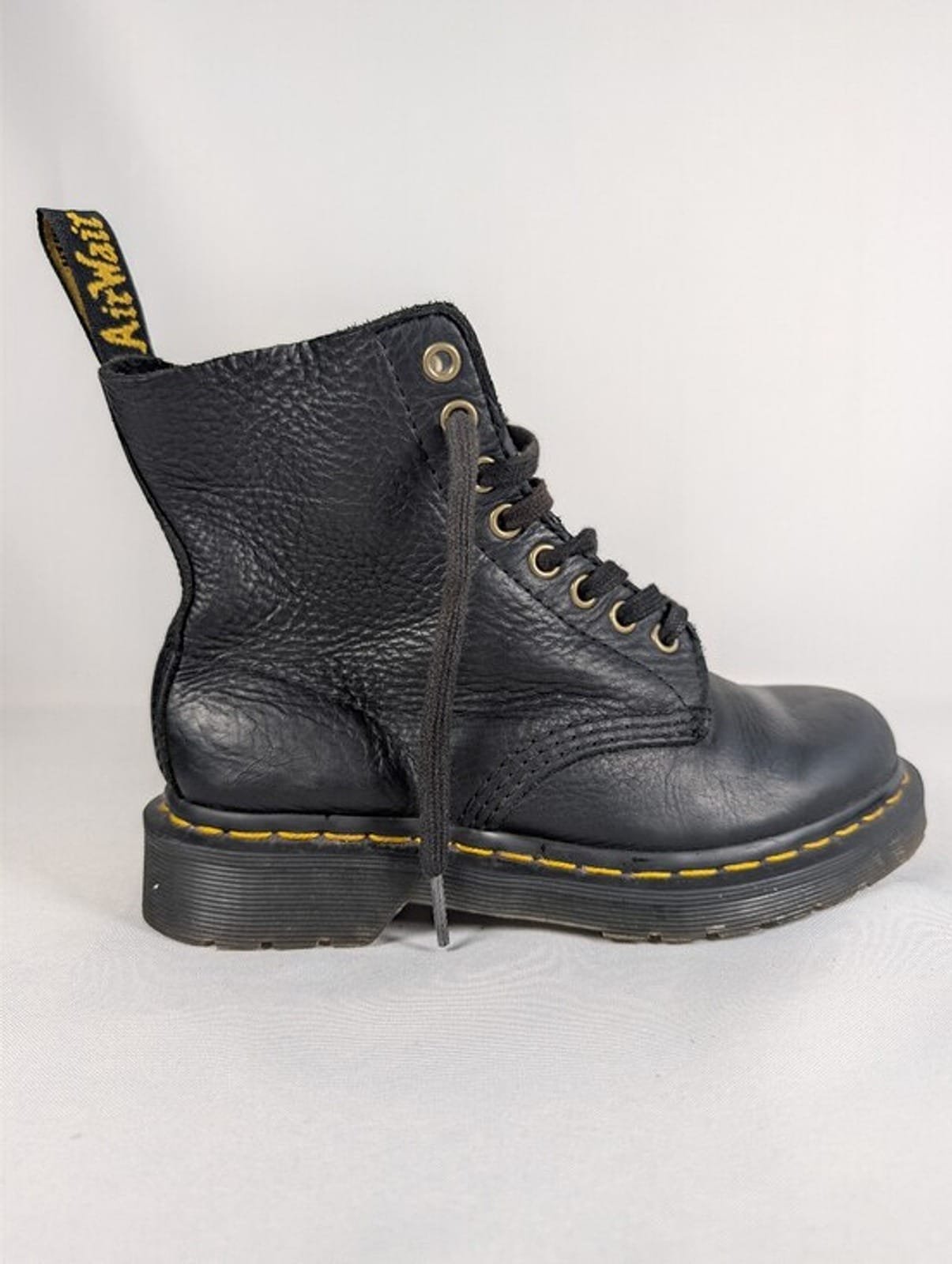 2048 9b0dc650 b028 4daf 8123 92dc7aaedf67 1781590618433 743774261.jpeg Dr Martens 1460 Pascal Black Pebbled Leather 8 Eye Boots Womens Size 5
