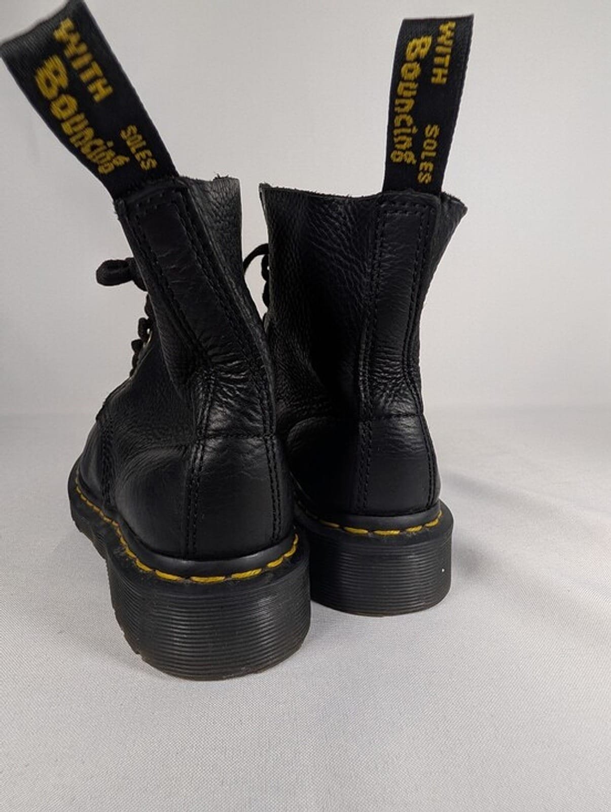2048 9b0dc650 b028 4daf 8123 92dc7aaedf67 1781590619826 439986024.jpeg Dr Martens 1460 Pascal Black Pebbled Leather 8 Eye Boots Womens Size 5